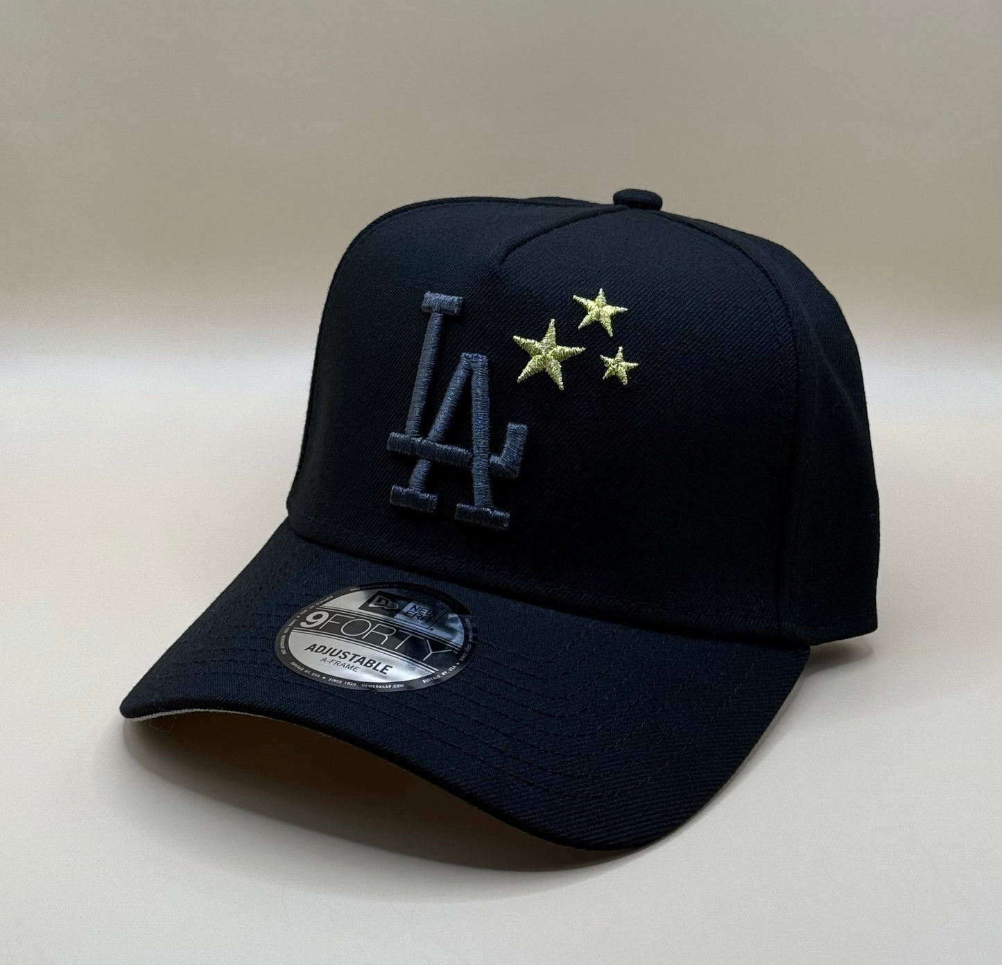 New Era 9FORTY Los Angeles Dodgers ゴールドスター キャップ ブラック