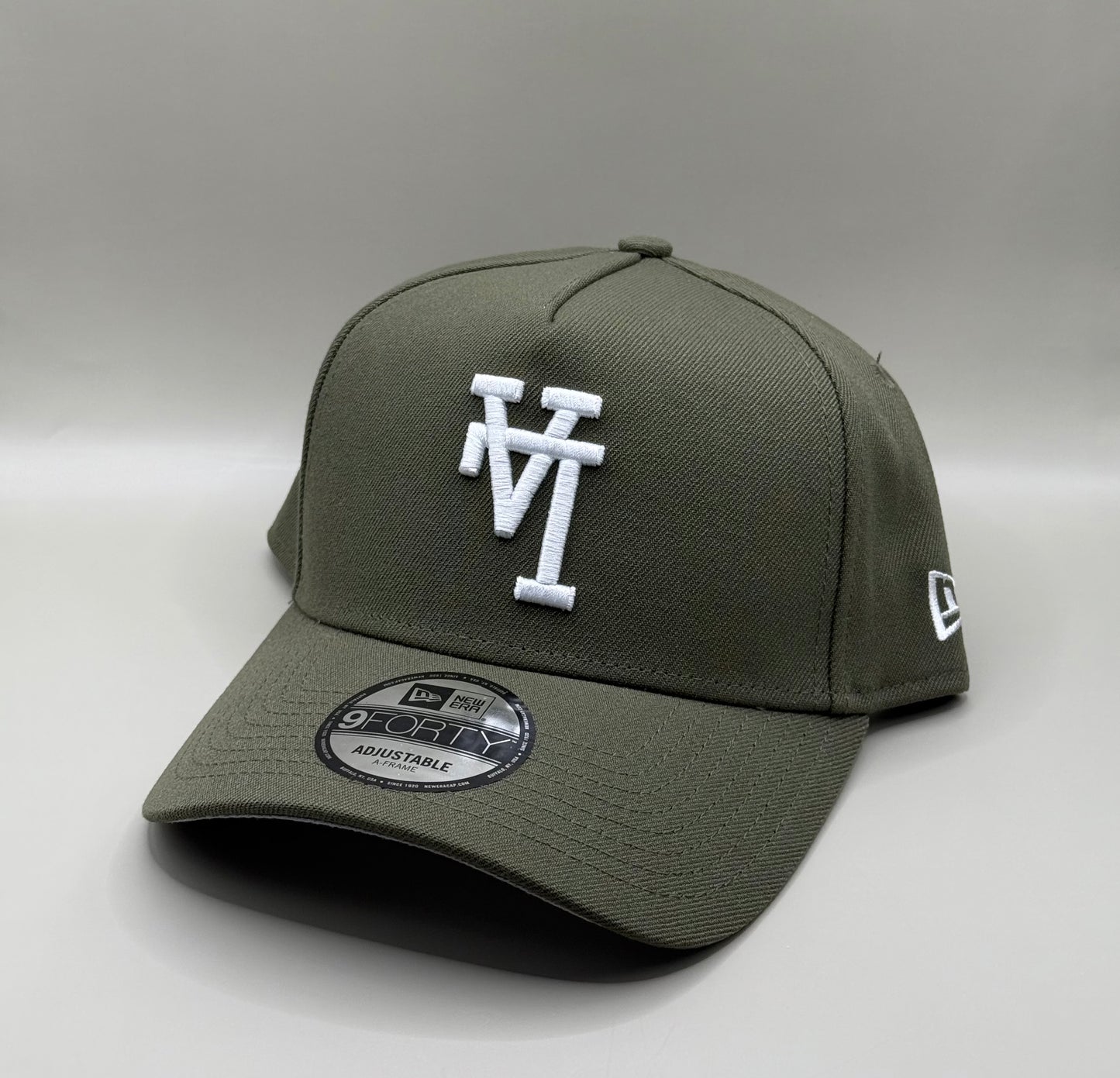 New Era 9FORTY Los Angeles Dodgers リバースLA ロゴ キャップ オリーブ