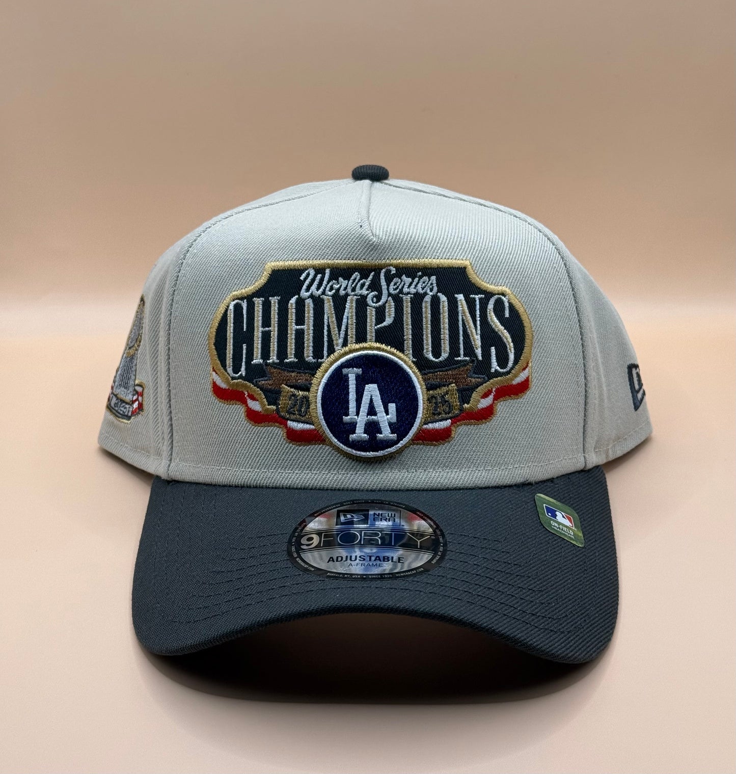 New Era 9FORTY ロサンゼルス・ドジャース
ワールドシリーズ チャンピオンズ パッチ キャップ