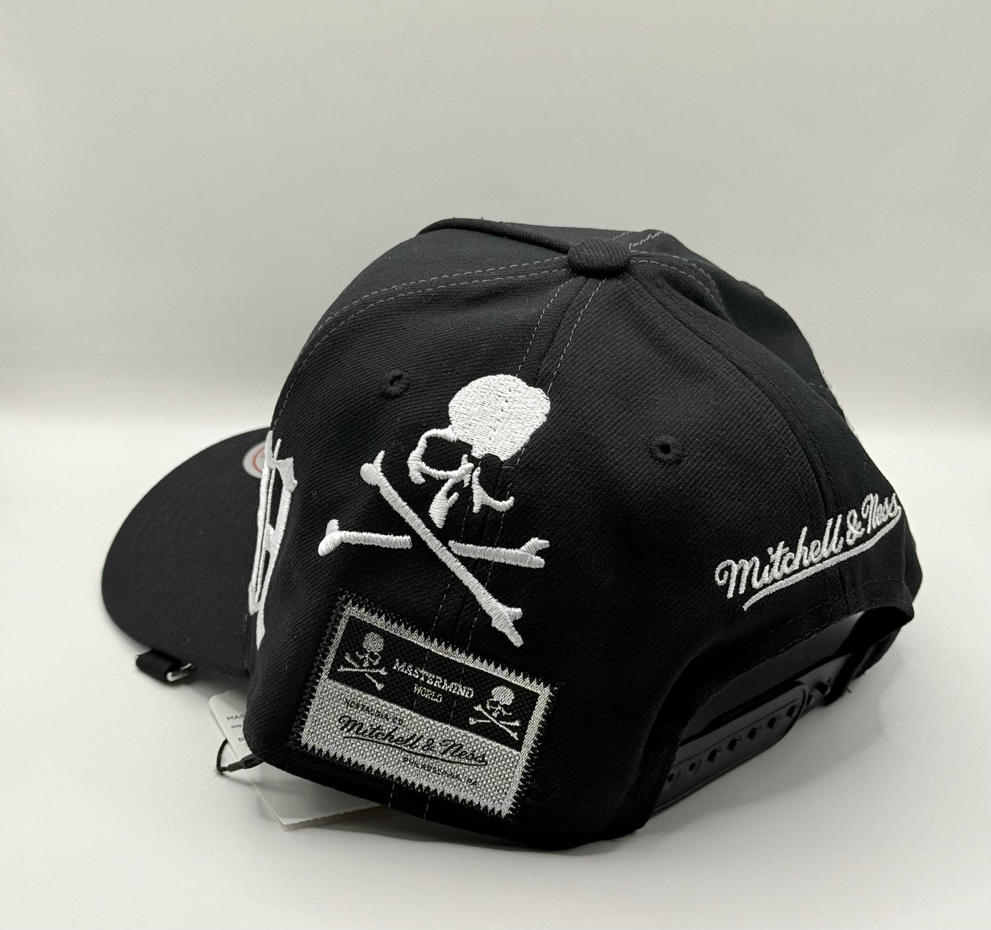 マスターマインド・ワールド × ミッチェル＆ネス スナップバック