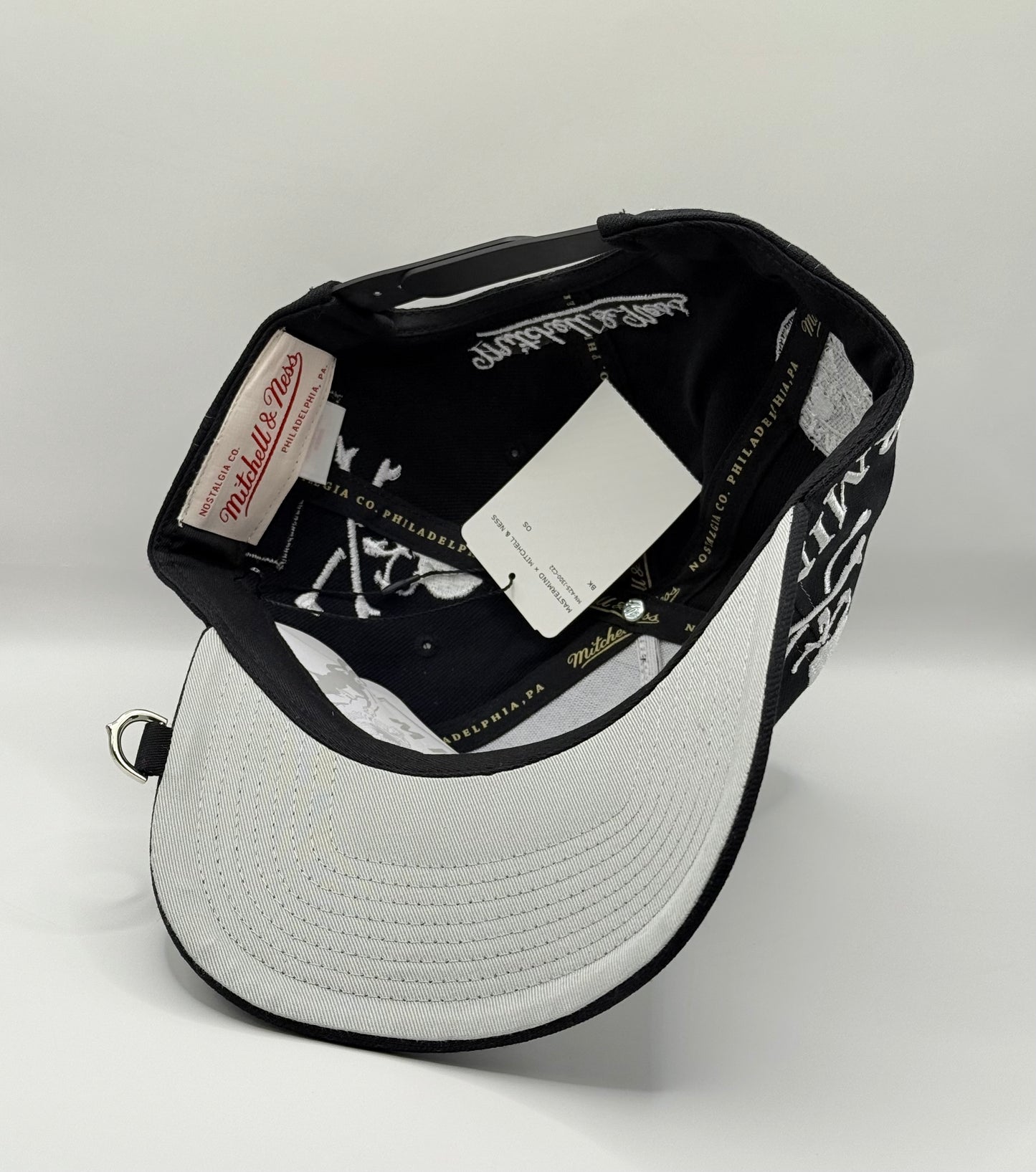 マスターマインド・ワールド × ミッチェル＆ネス スナップバック